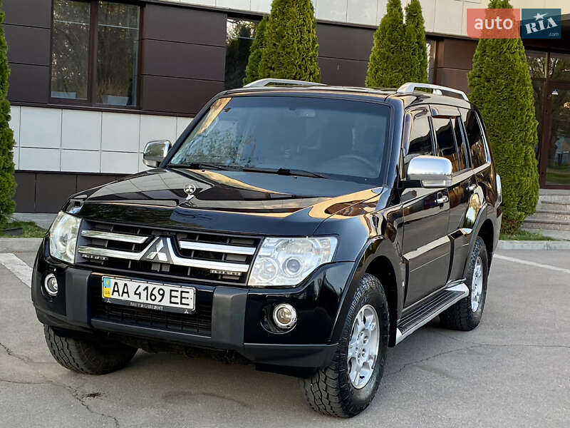 Внедорожник / Кроссовер Mitsubishi Pajero Wagon 2007 в 