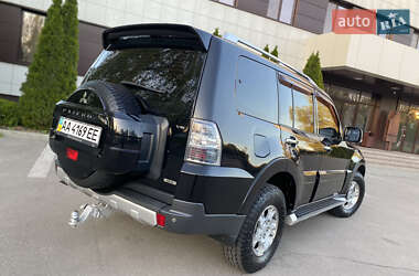 Внедорожник / Кроссовер Mitsubishi Pajero Wagon 2007 в 