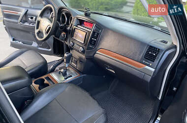 Внедорожник / Кроссовер Mitsubishi Pajero Wagon 2007 в 