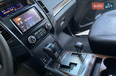 Внедорожник / Кроссовер Mitsubishi Pajero Wagon 2007 в 