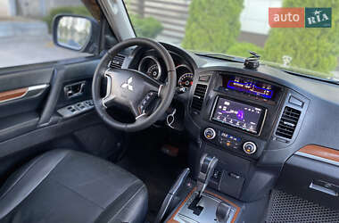 Внедорожник / Кроссовер Mitsubishi Pajero Wagon 2007 в 