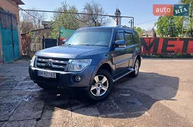 Внедорожник / Кроссовер Mitsubishi Pajero Wagon 2010 в 