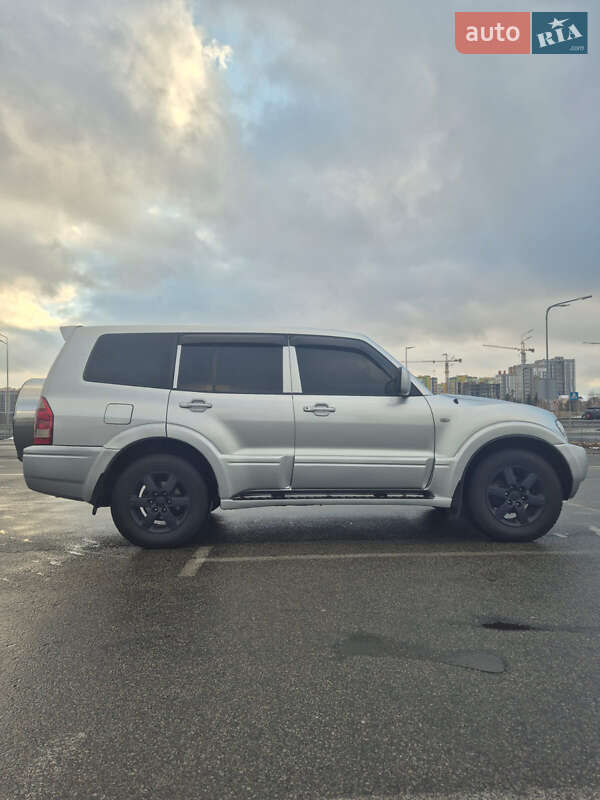 Позашляховик / Кросовер Mitsubishi Pajero Wagon 2006 в Києві