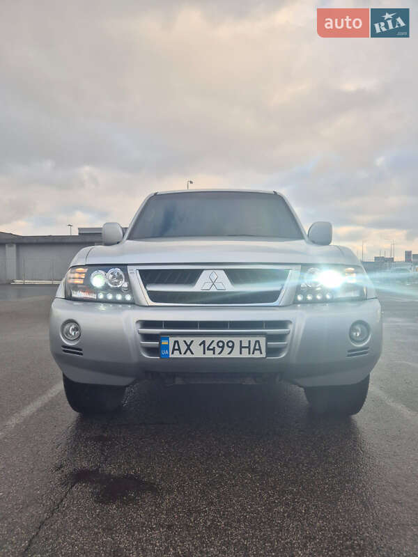 Позашляховик / Кросовер Mitsubishi Pajero Wagon 2006 в Києві