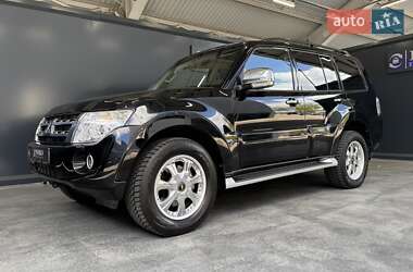 Внедорожник / Кроссовер Mitsubishi Pajero Wagon 2012 в 