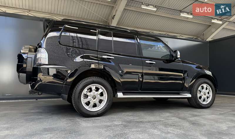 Внедорожник / Кроссовер Mitsubishi Pajero Wagon 2012 в Киеве