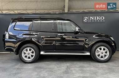 Внедорожник / Кроссовер Mitsubishi Pajero Wagon 2012 в 