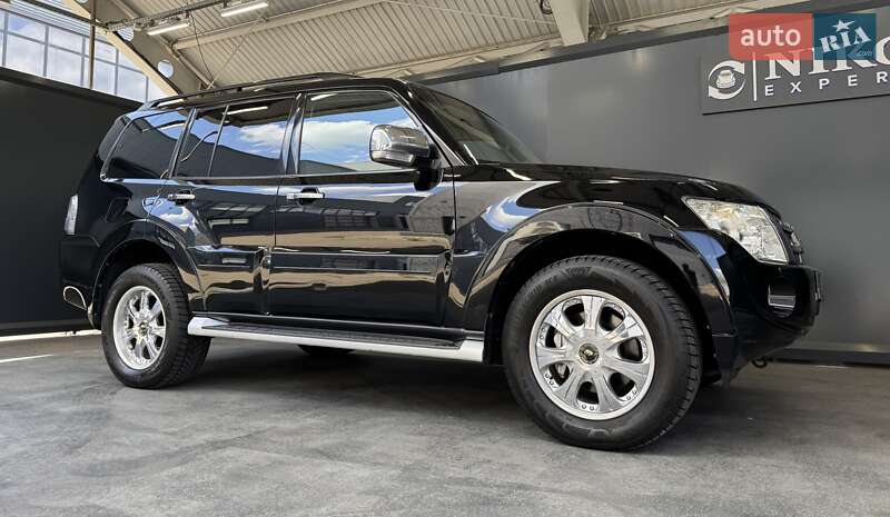Внедорожник / Кроссовер Mitsubishi Pajero Wagon 2012 в Киеве