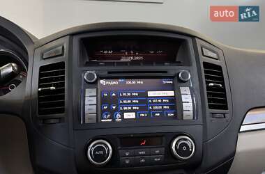 Внедорожник / Кроссовер Mitsubishi Pajero Wagon 2012 в 