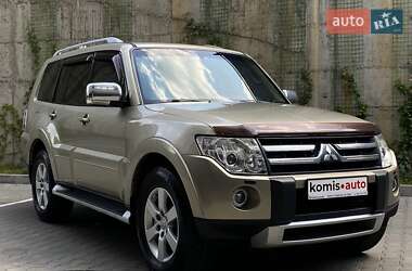 Позашляховик / Кросовер Mitsubishi Pajero Wagon 2007 в 
