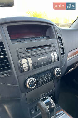 Внедорожник / Кроссовер Mitsubishi Pajero Wagon 2008 в 