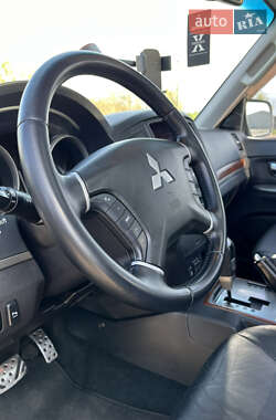 Внедорожник / Кроссовер Mitsubishi Pajero Wagon 2008 в 