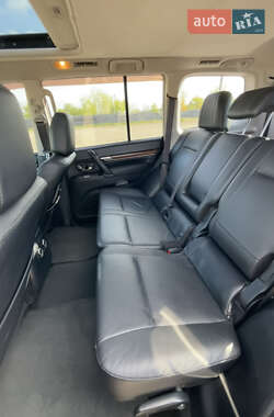 Внедорожник / Кроссовер Mitsubishi Pajero Wagon 2008 в 