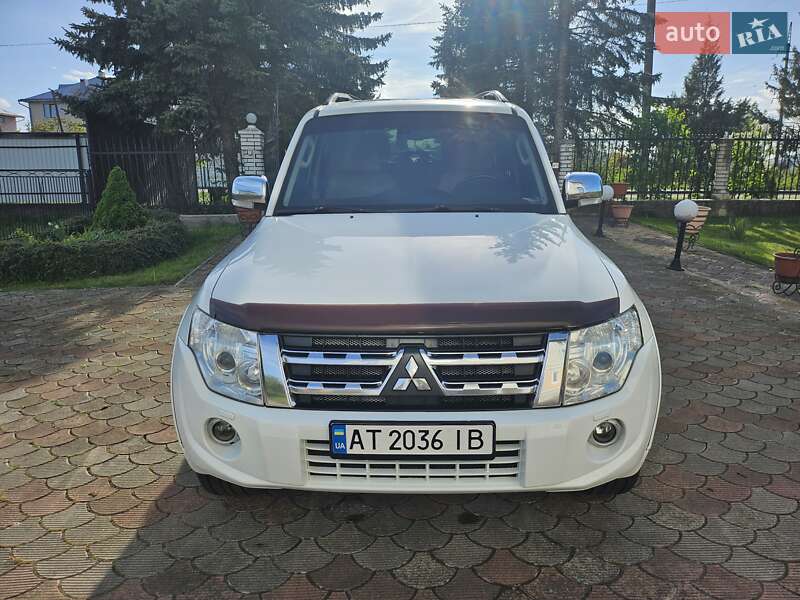 Позашляховик / Кросовер Mitsubishi Pajero Wagon 2013 в Перегінське