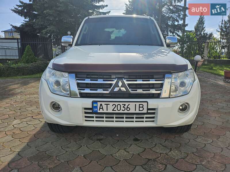 Позашляховик / Кросовер Mitsubishi Pajero Wagon 2013 в Перегінське