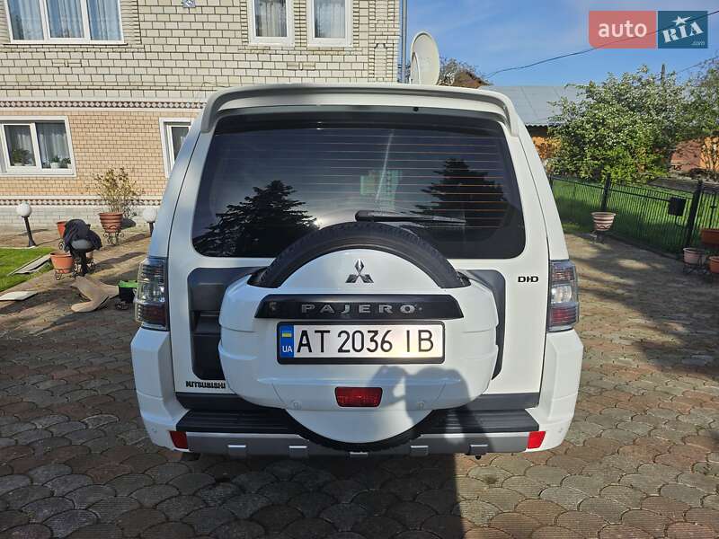 Позашляховик / Кросовер Mitsubishi Pajero Wagon 2013 в Перегінське