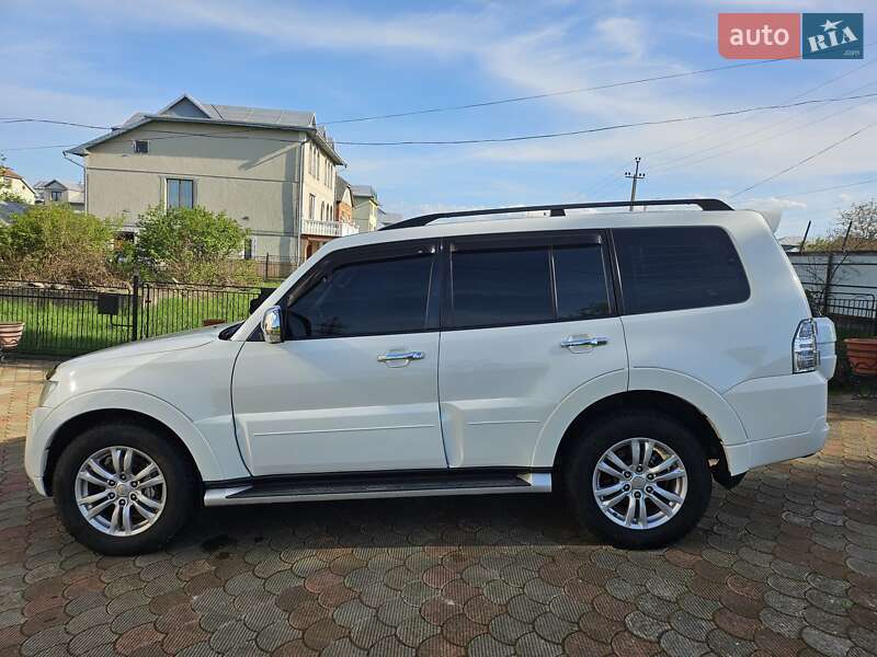 Позашляховик / Кросовер Mitsubishi Pajero Wagon 2013 в Перегінське