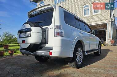 Внедорожник / Кроссовер Mitsubishi Pajero Wagon 2013 в 