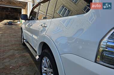 Внедорожник / Кроссовер Mitsubishi Pajero Wagon 2013 в 