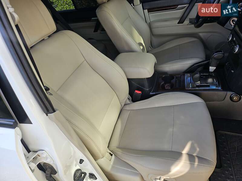 Позашляховик / Кросовер Mitsubishi Pajero Wagon 2013 в Перегінське