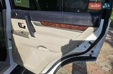 Внедорожник / Кроссовер Mitsubishi Pajero Wagon 2013 в 