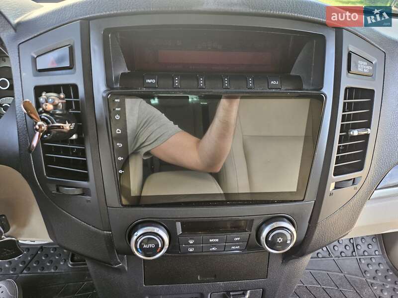 Позашляховик / Кросовер Mitsubishi Pajero Wagon 2013 в Перегінське