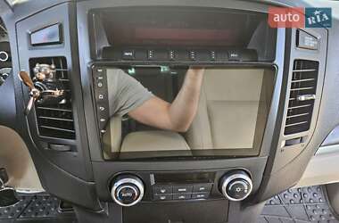 Внедорожник / Кроссовер Mitsubishi Pajero Wagon 2013 в 