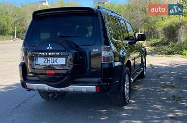 Позашляховик / Кросовер Mitsubishi Pajero Wagon 2012 в 
