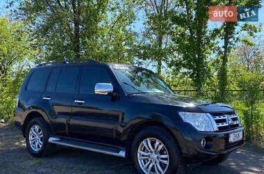 Позашляховик / Кросовер Mitsubishi Pajero Wagon 2012 в 