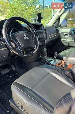 Внедорожник / Кроссовер Mitsubishi Pajero Wagon 2008 в 