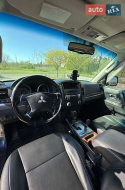 Внедорожник / Кроссовер Mitsubishi Pajero Wagon 2008 в 