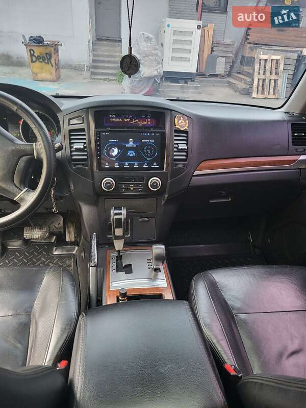 Позашляховик / Кросовер Mitsubishi Pajero Wagon 2008 в Києві