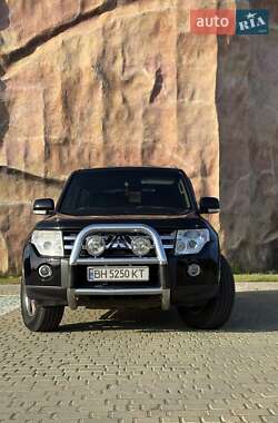 Внедорожник / Кроссовер Mitsubishi Pajero Wagon 2008 в 