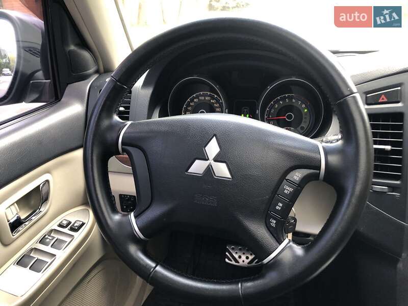 Внедорожник / Кроссовер Mitsubishi Pajero Wagon 2007 в Киеве фото 10 Внедорожник / Кроссовер Mitsubishi Pajero Wagon 2007 в Киеве