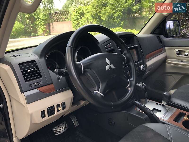 Внедорожник / Кроссовер Mitsubishi Pajero Wagon 2007 в Киеве фото 9 Внедорожник / Кроссовер Mitsubishi Pajero Wagon 2007 в Киеве