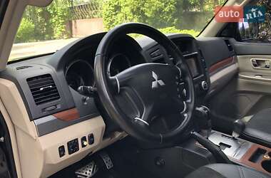 Внедорожник / Кроссовер Mitsubishi Pajero Wagon 2007 в 