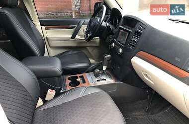 Внедорожник / Кроссовер Mitsubishi Pajero Wagon 2007 в 