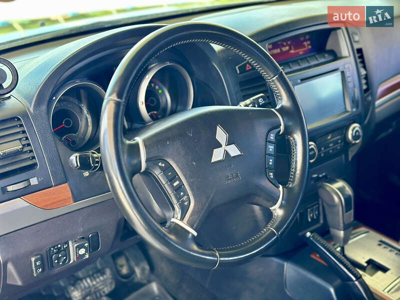 Внедорожник / Кроссовер Mitsubishi Pajero Wagon 2007 в Днепре
