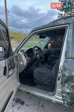 Позашляховик / Кросовер Mitsubishi Pajero Wagon 2004 в 