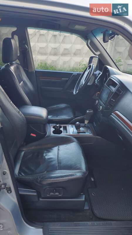 Внедорожник / Кроссовер Mitsubishi Pajero Wagon 2008 в Киеве