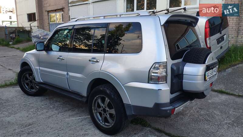 Внедорожник / Кроссовер Mitsubishi Pajero Wagon 2008 в Киеве