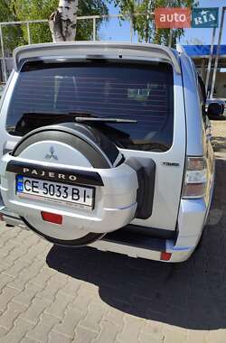 Позашляховик / Кросовер Mitsubishi Pajero Wagon 2011 в 