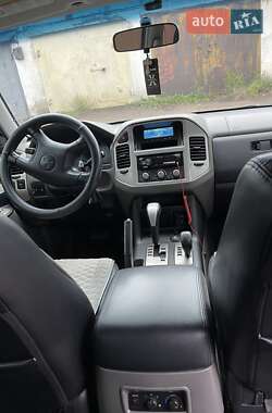 Внедорожник / Кроссовер Mitsubishi Pajero Wagon 2004 в 