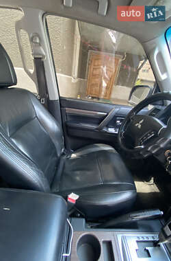 Внедорожник / Кроссовер Mitsubishi Pajero Wagon 2007 в 