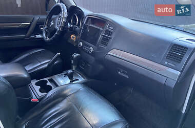 Внедорожник / Кроссовер Mitsubishi Pajero Wagon 2007 в 