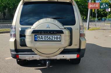 Внедорожник / Кроссовер Mitsubishi Pajero Wagon 2007 в 