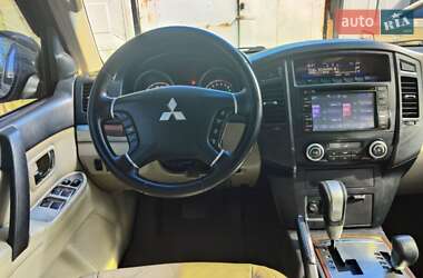 Внедорожник / Кроссовер Mitsubishi Pajero Wagon 2007 в 