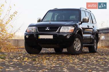 Внедорожник / Кроссовер Mitsubishi Pajero Wagon 2005 в 