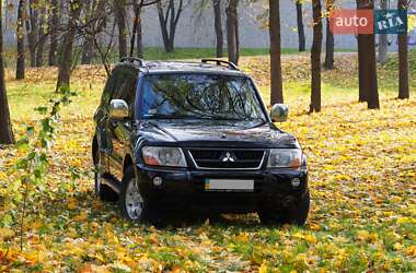 Внедорожник / Кроссовер Mitsubishi Pajero Wagon 2005 в 