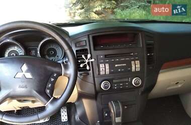 Внедорожник / Кроссовер Mitsubishi Pajero Wagon 2007 в 